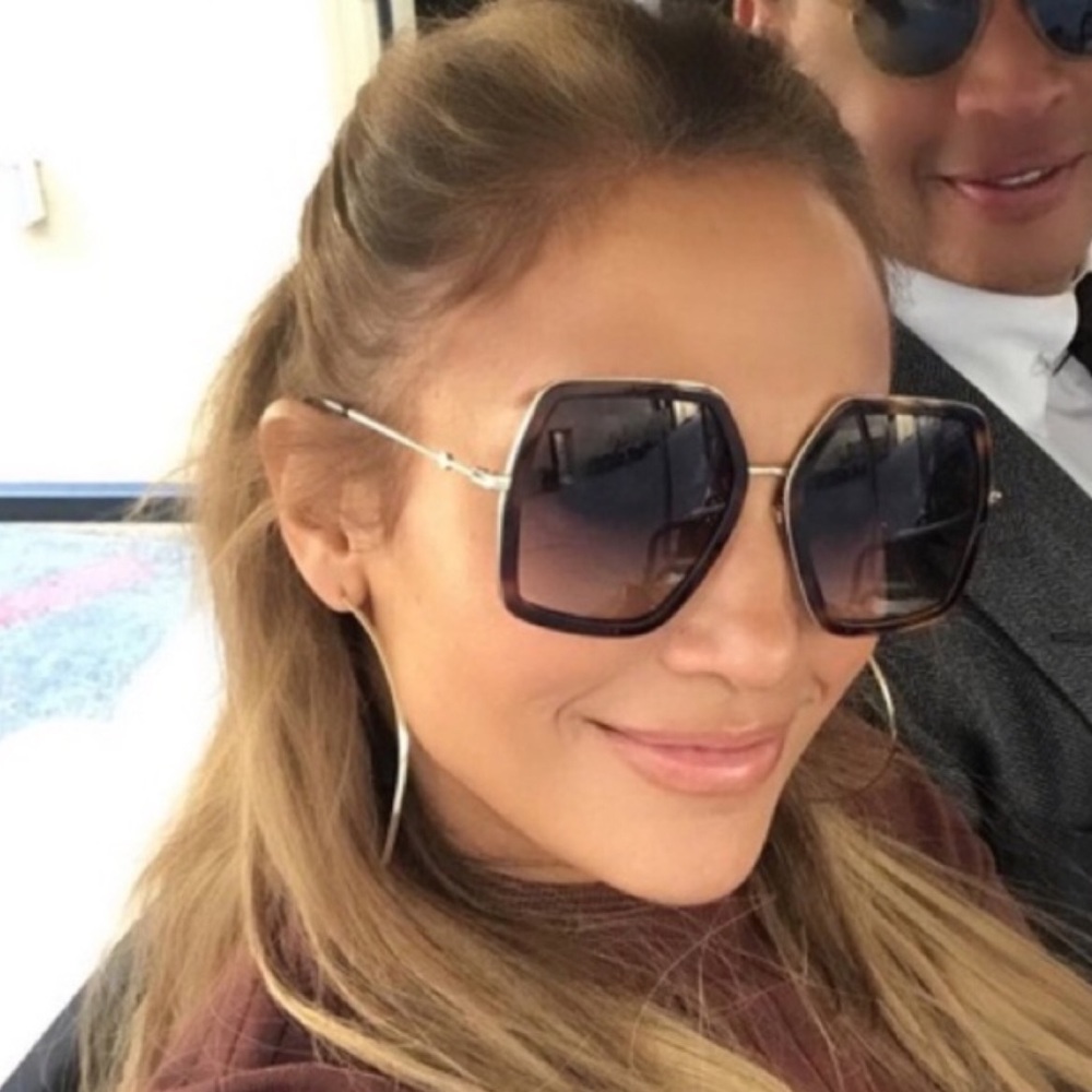 SOLD❌GUCCI WOMEN SQUARE OVERSIZE BLACK SUNGLASSES - Picture 2 of 10